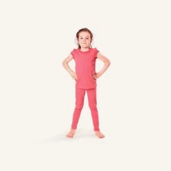 Finkid MINTTULI Cranberry/red Mädchen T-Shirt UV-Schutz 50+ 9 Finkid MINTTULI Cranberry/red Mädchen T-Shirt UV-Schutz 50+ -Baby Produkte Geschäft Finkid 1543003 Tragebeispiele 1 1280x1280