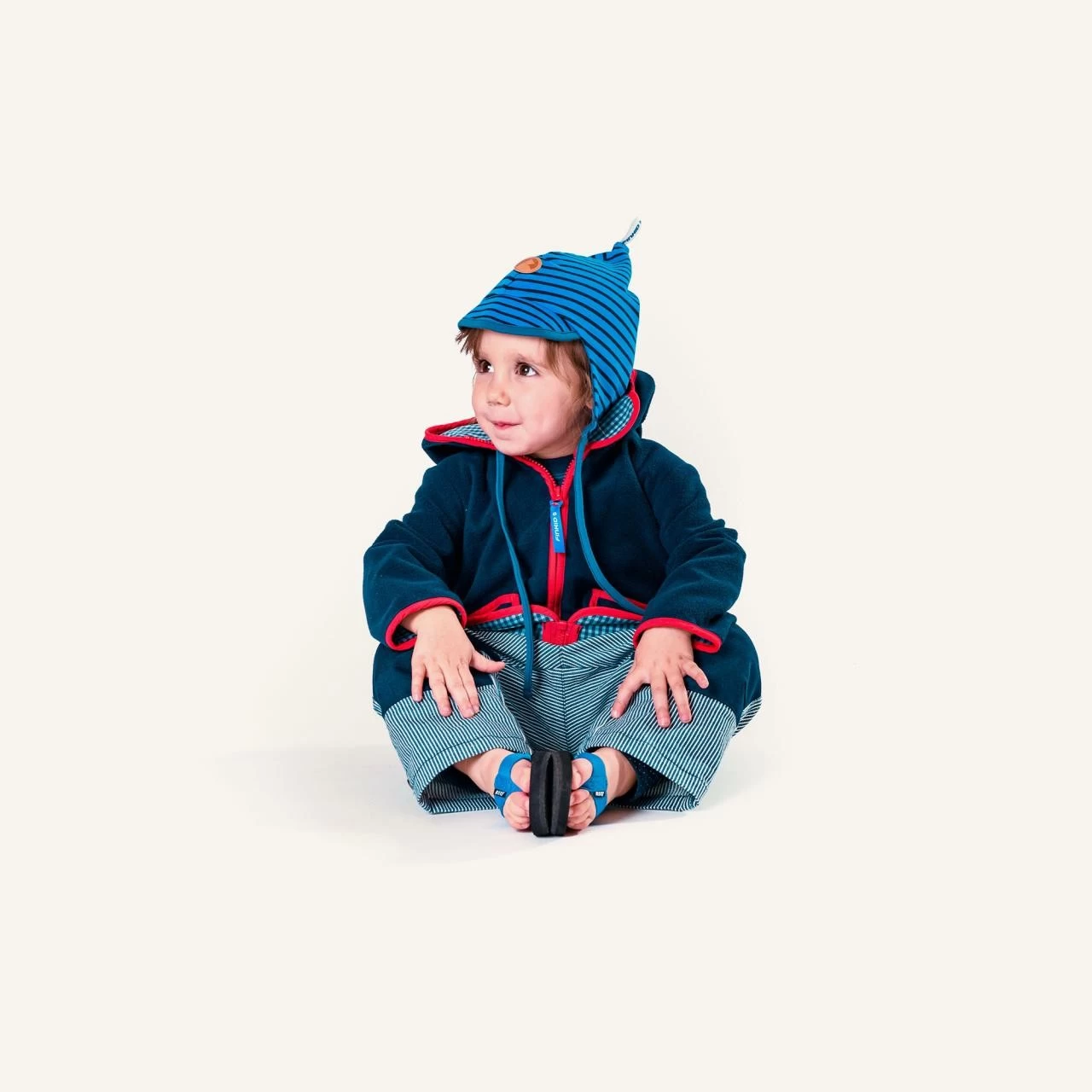 Finkid POPI SPRING Blue/navy Jersey Zipfelmütze Mit Sonnenschild 4 Finkid POPI SPRING Blue/navy Jersey Zipfelmütze Mit Sonnenschild – Bild 2