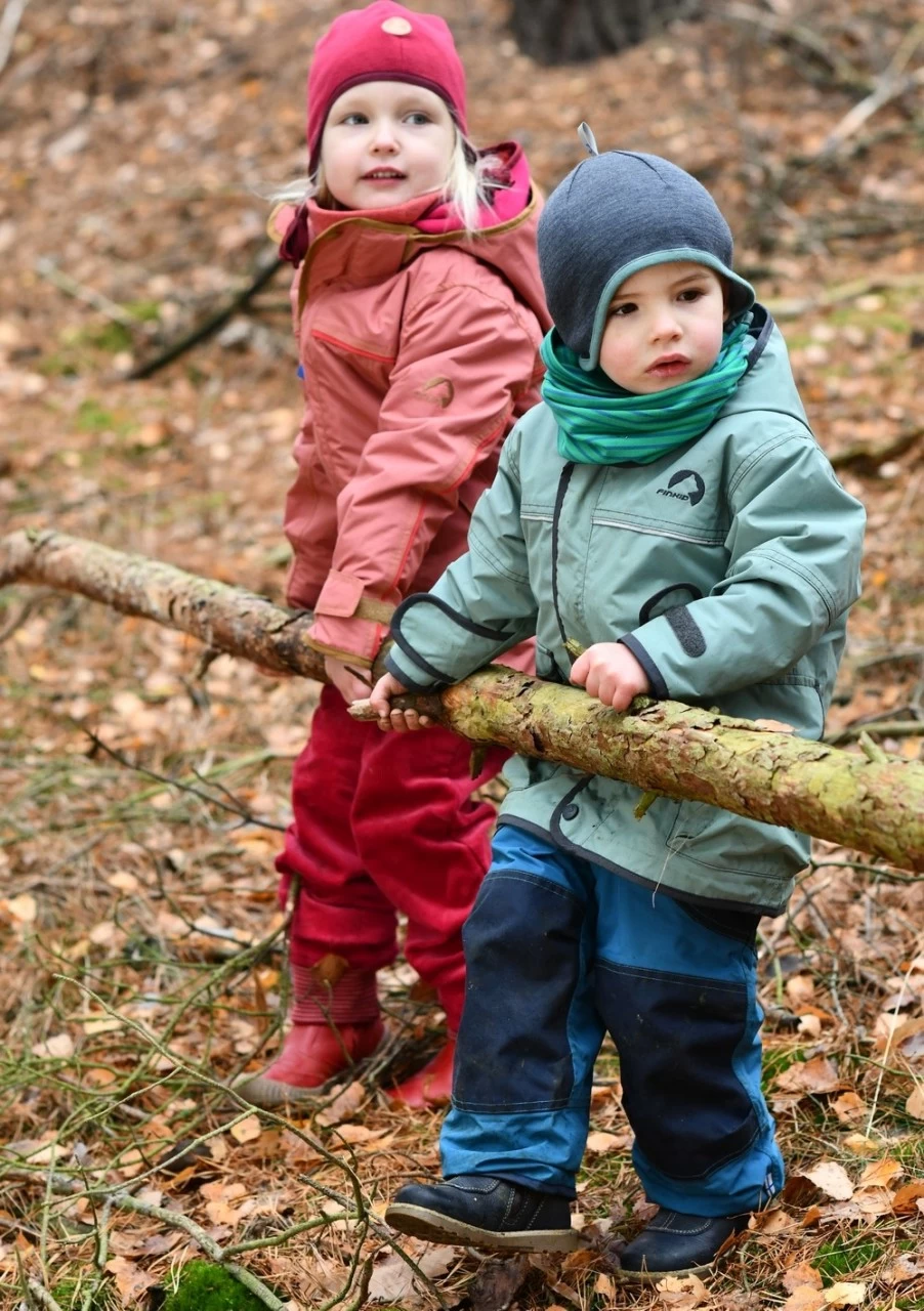 Finkid Tobi Leaf/navy Outdoorhose Regenhose 5 Finkid Tobi Leaf/navy Outdoorhose Regenhose – Bild 3